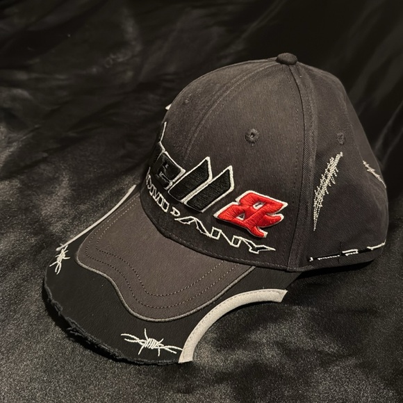 Black Cap - Picture 2 of 8